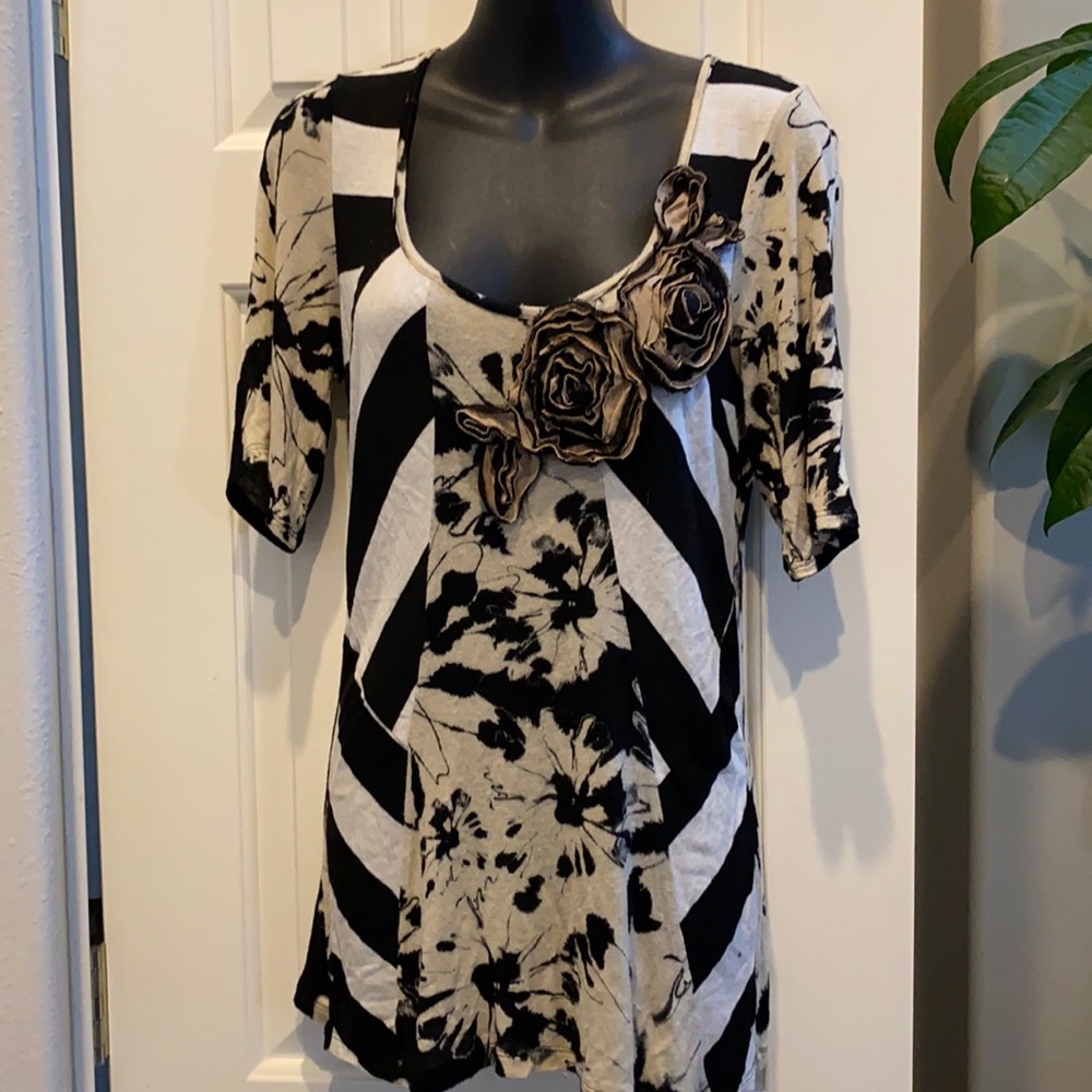 Daytrip striped floral accent top